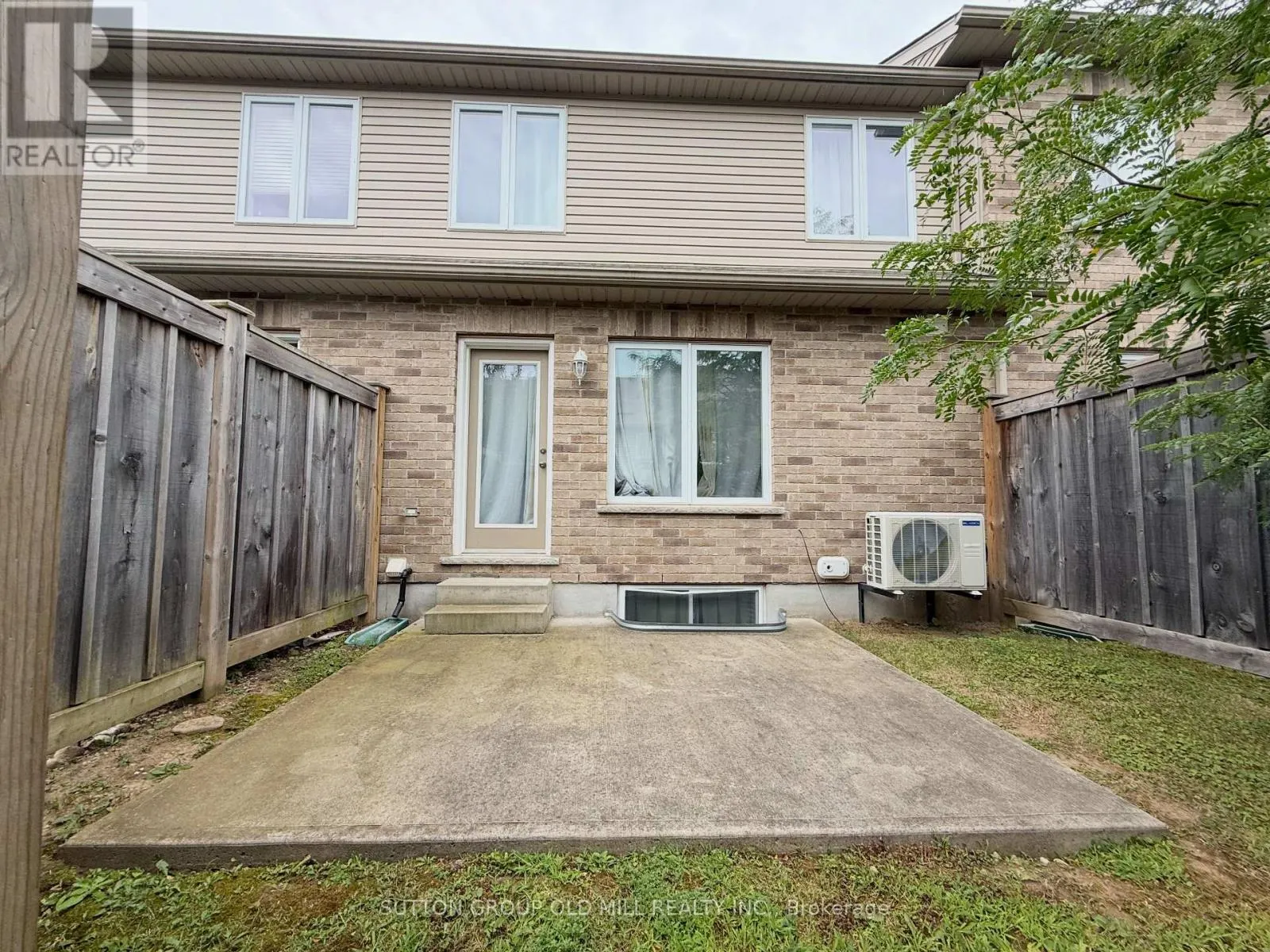 31 - 167 ARKELL ROAD