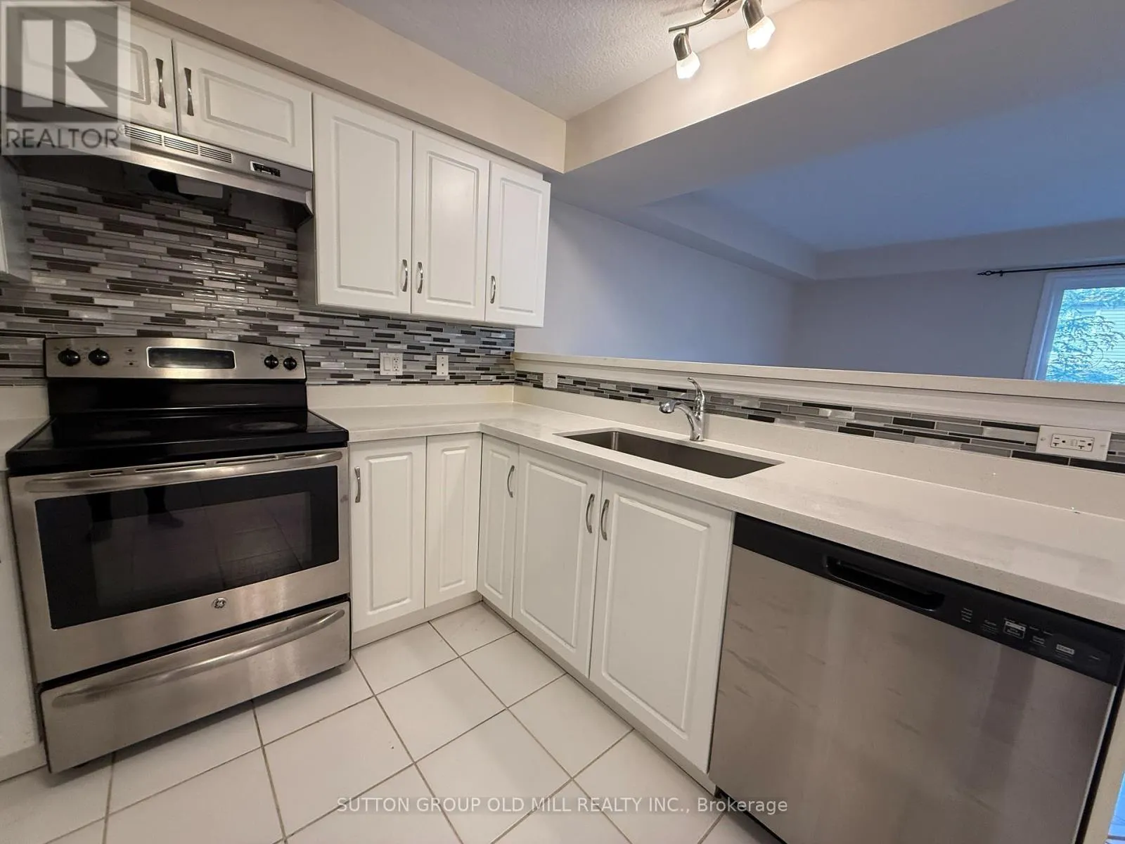 31 - 167 ARKELL ROAD