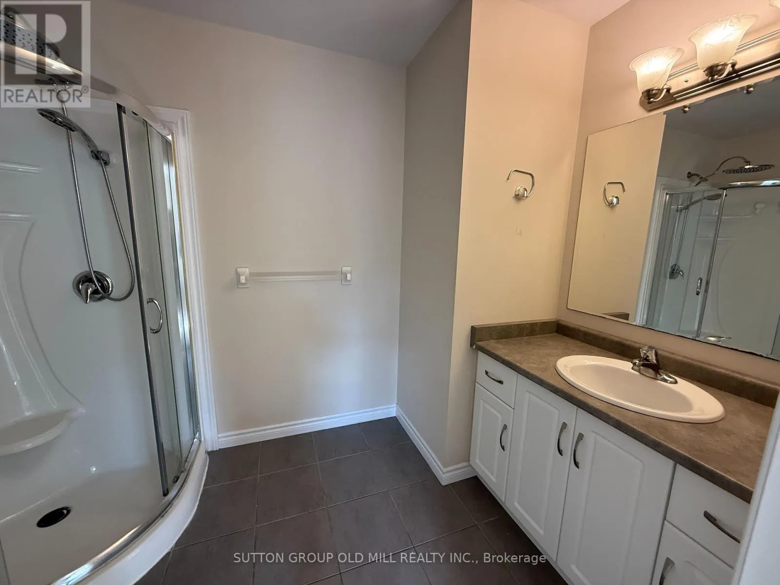 31 - 167 ARKELL ROAD
