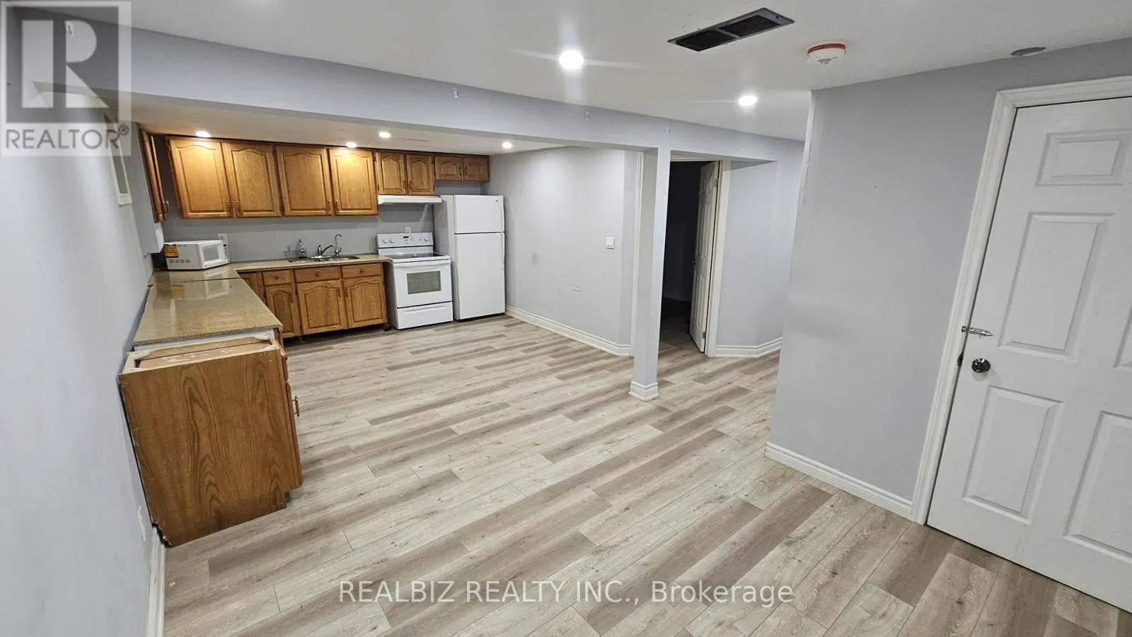 LOWER LEVEL - 214 MAIN STREET E