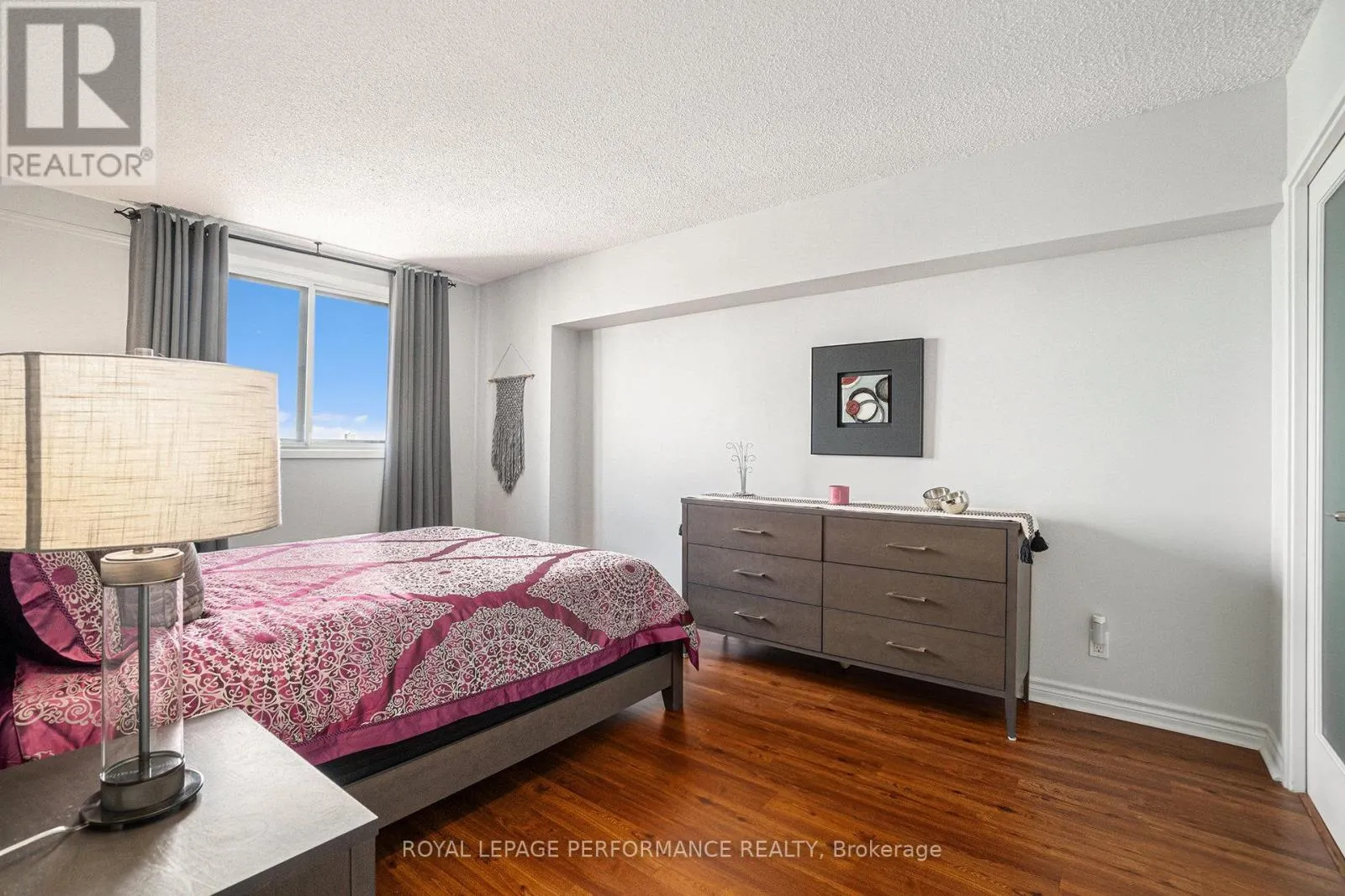 1508 - 1195 RICHMOND ROAD