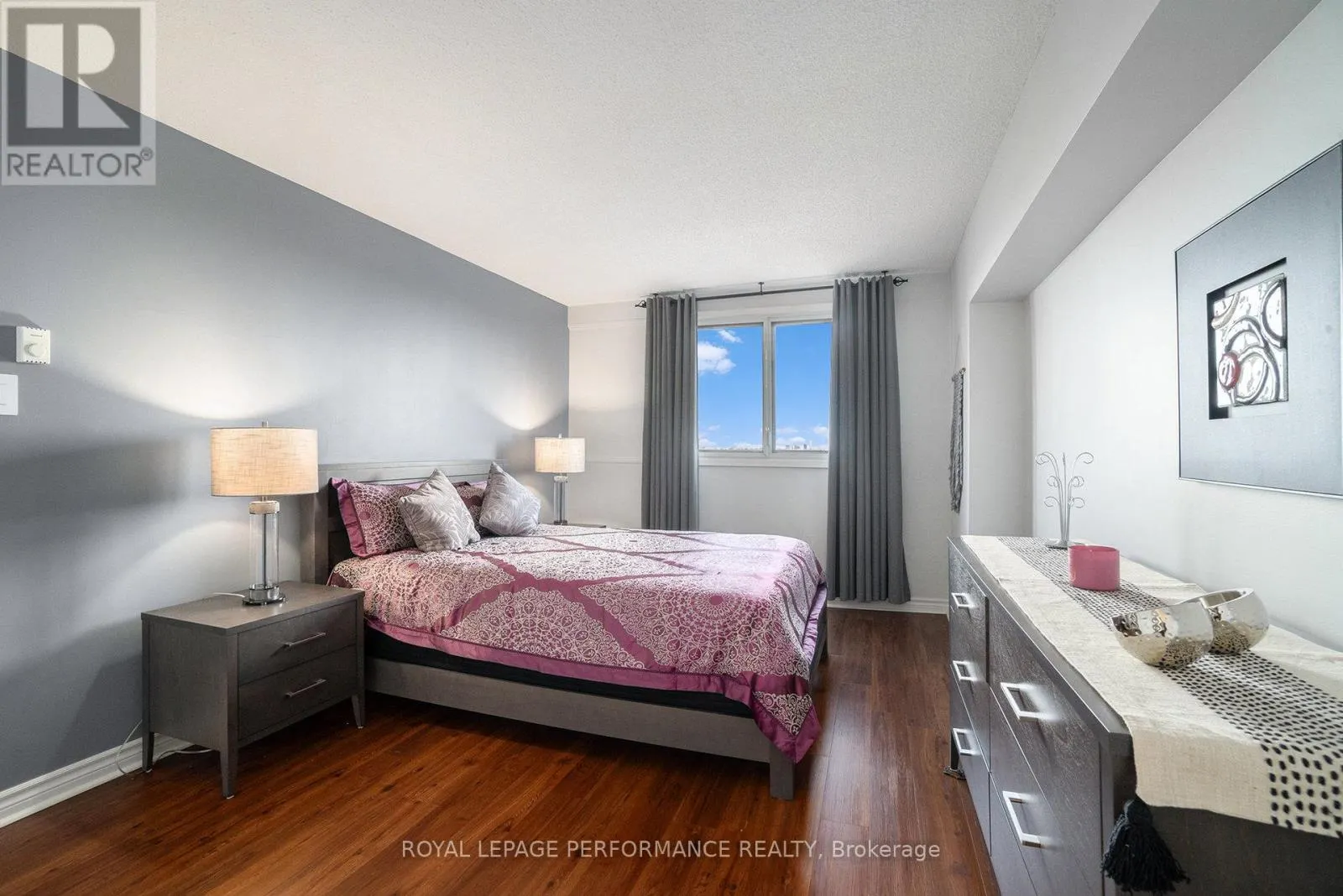1508 - 1195 RICHMOND ROAD