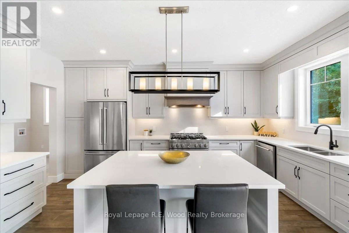 61 SUNVIEW DRIVE