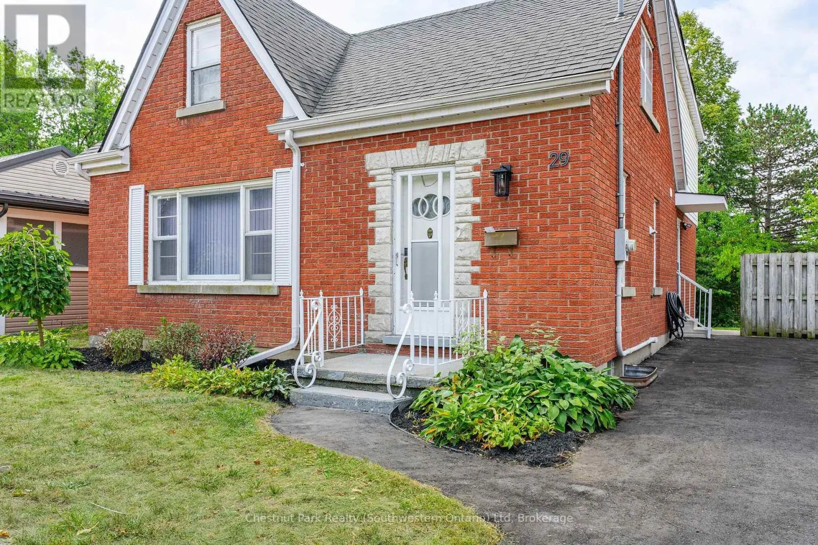 29 RIDGEWOOD AVENUE