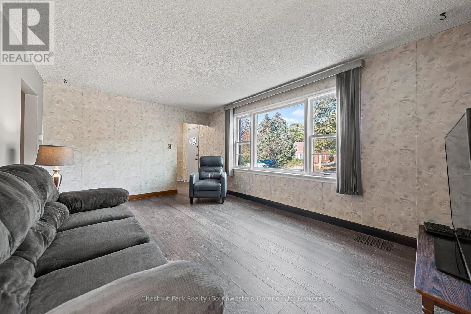 29 RIDGEWOOD AVENUE