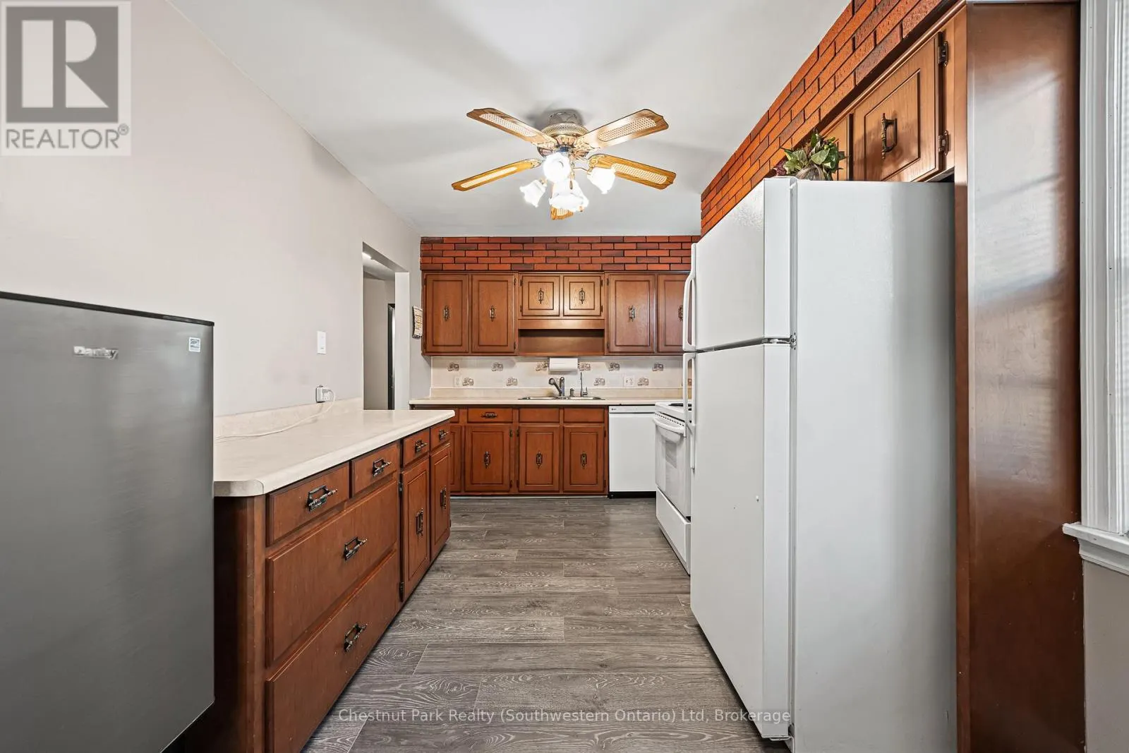 29 RIDGEWOOD AVENUE