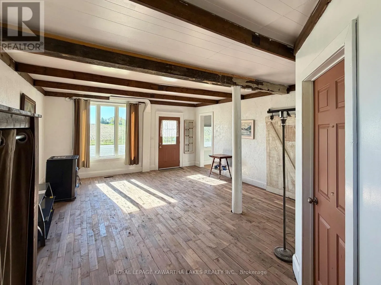 833 WOODVILLE ROAD