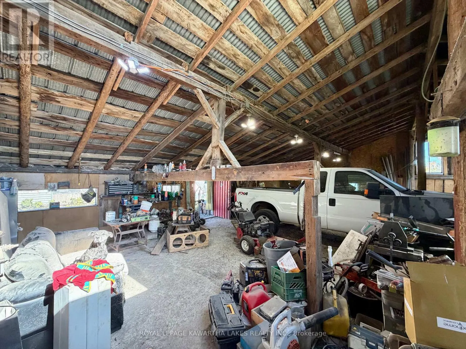 833 WOODVILLE ROAD
