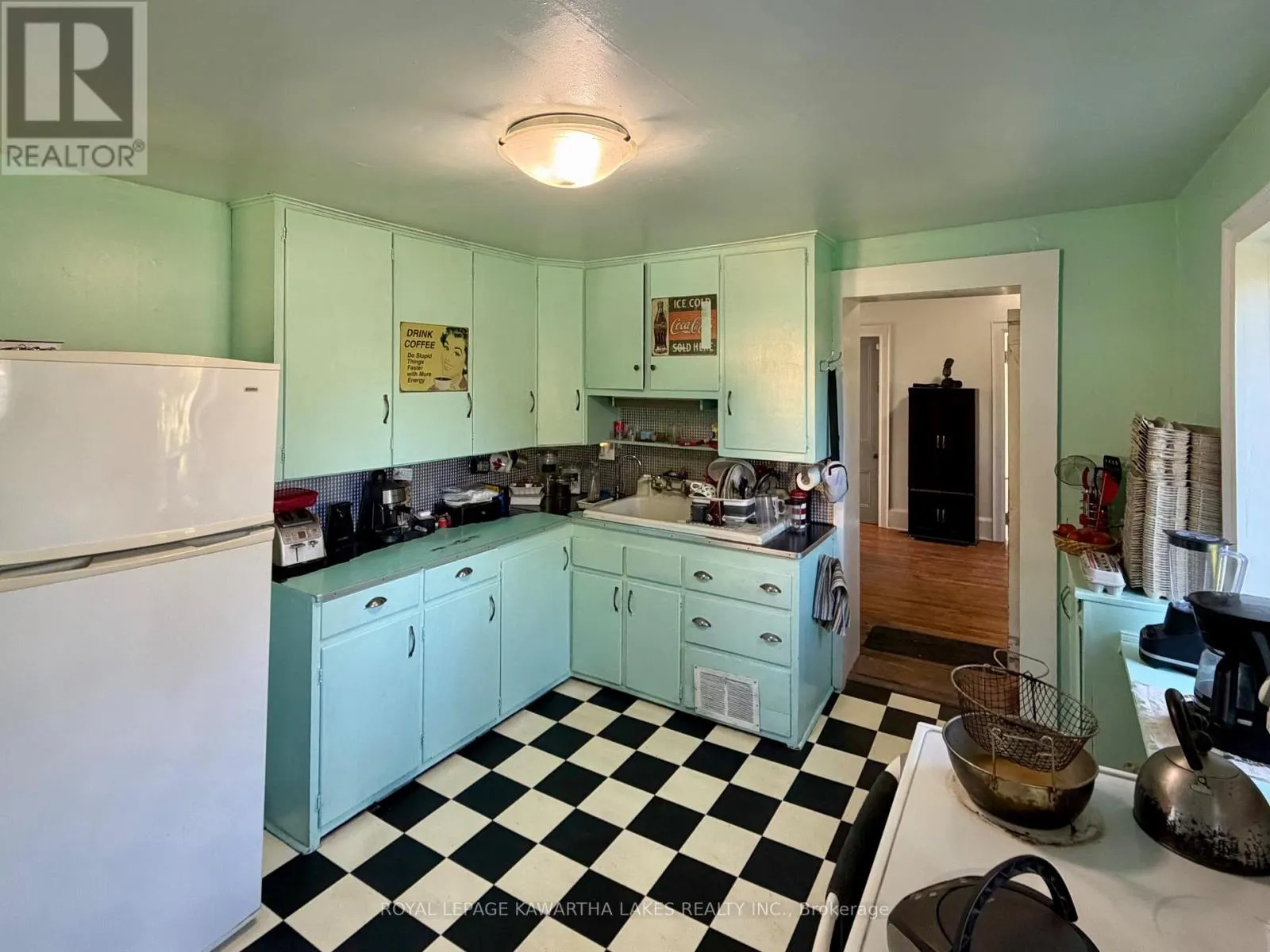 833 WOODVILLE ROAD