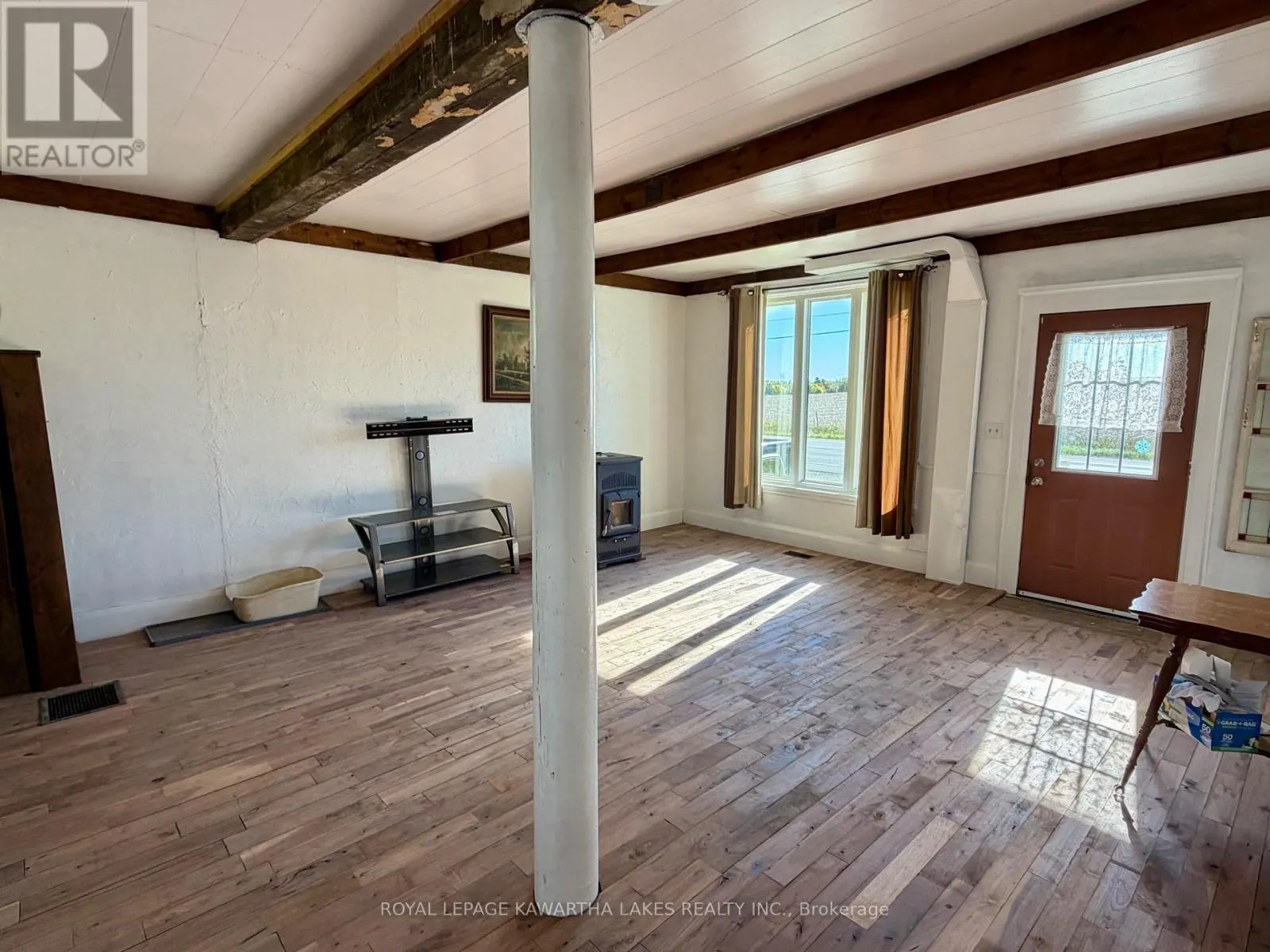 833 WOODVILLE ROAD