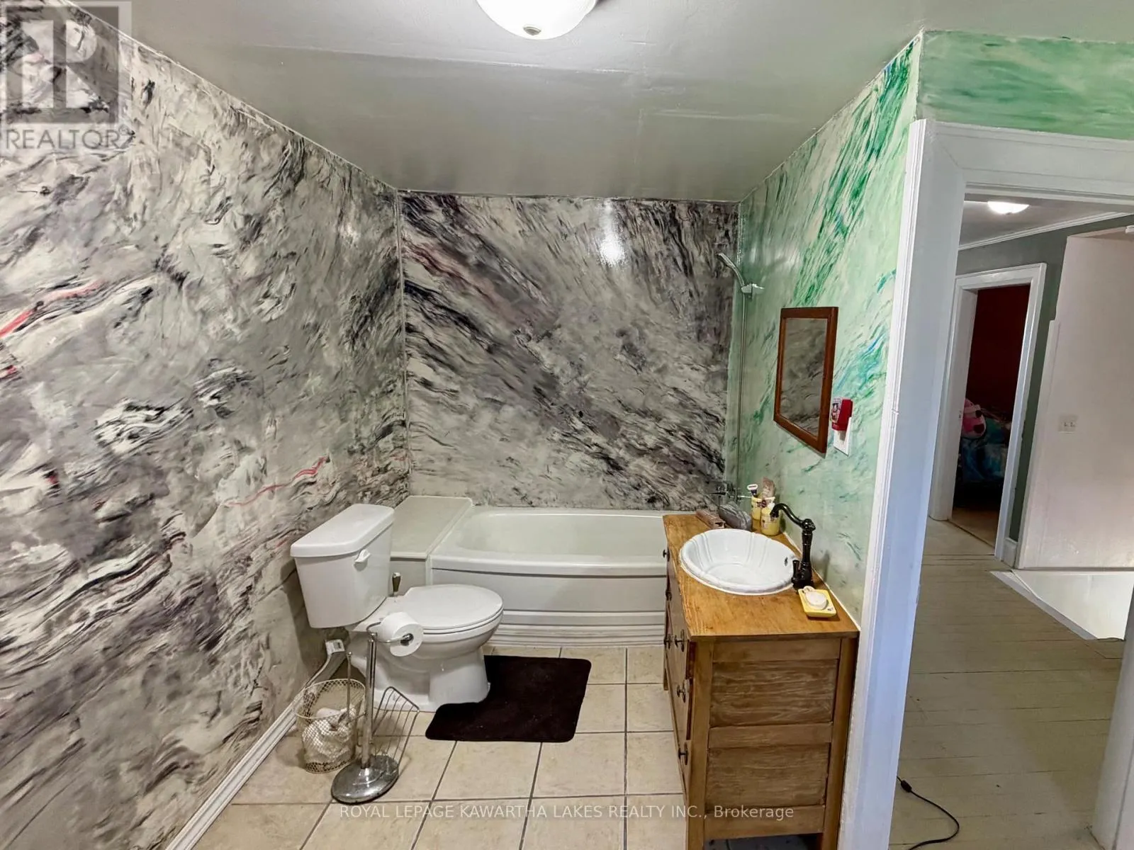 833 WOODVILLE ROAD
