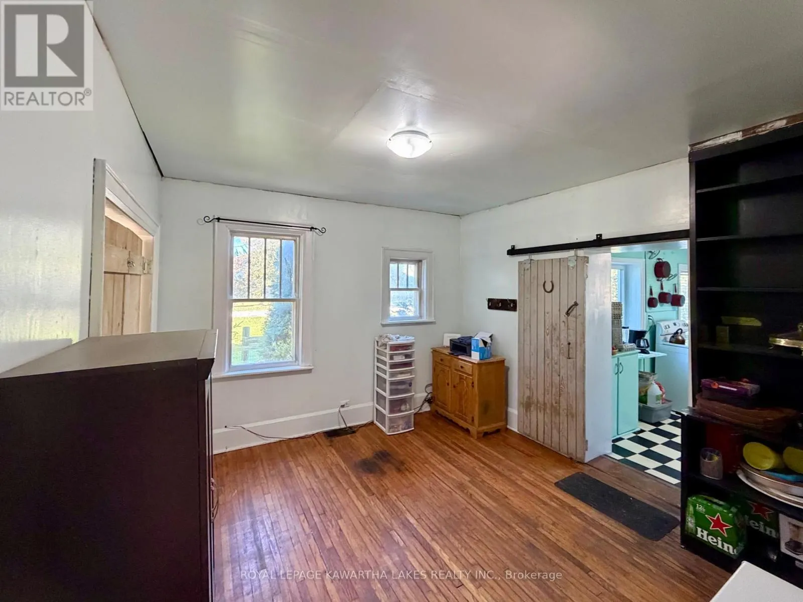 833 WOODVILLE ROAD