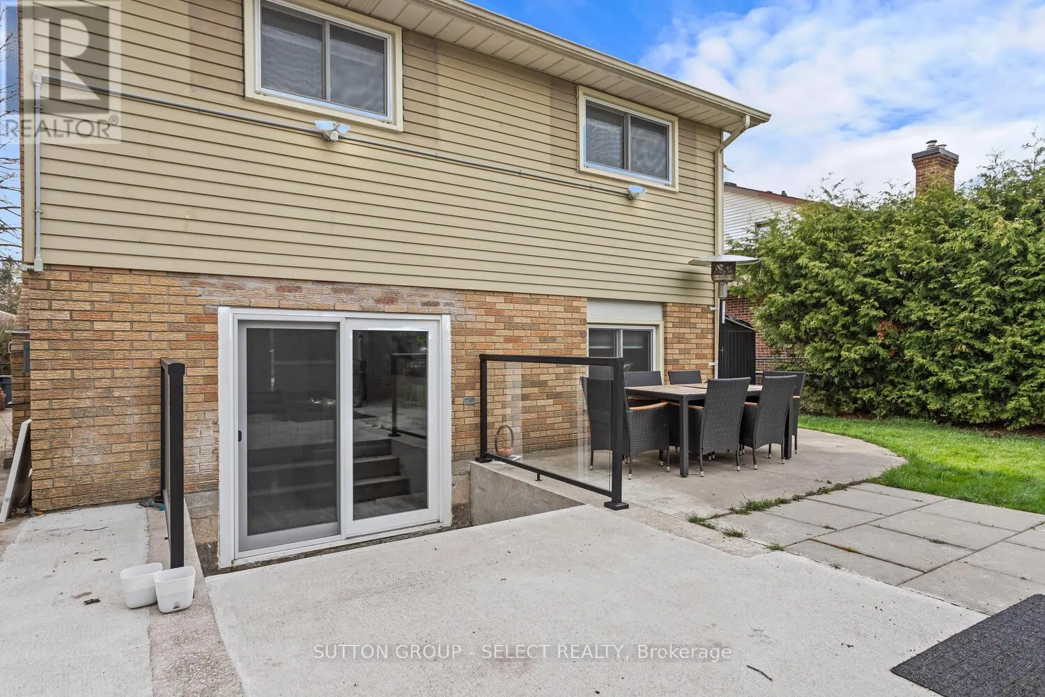 20 LOCHERN ROAD