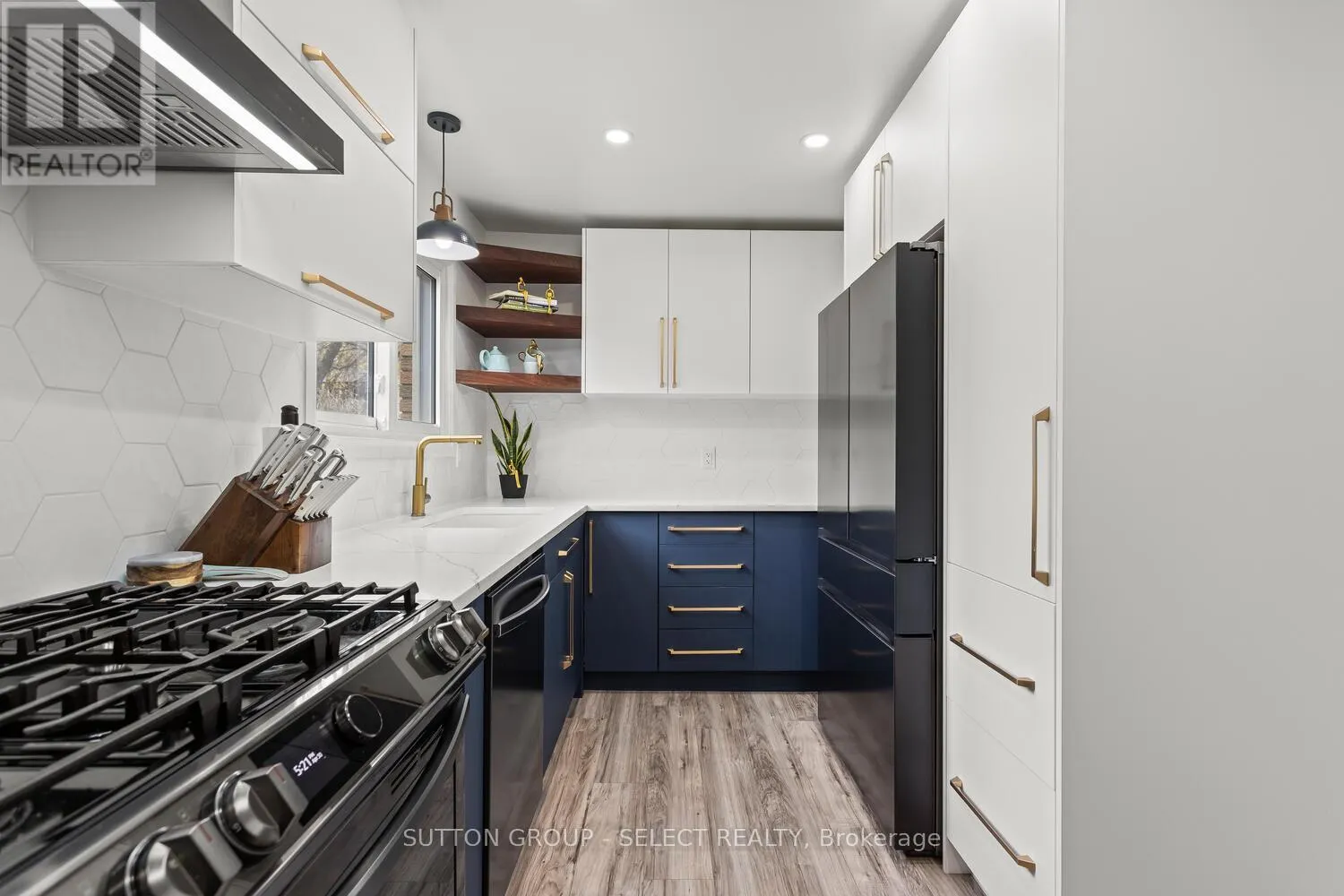 20 LOCHERN ROAD