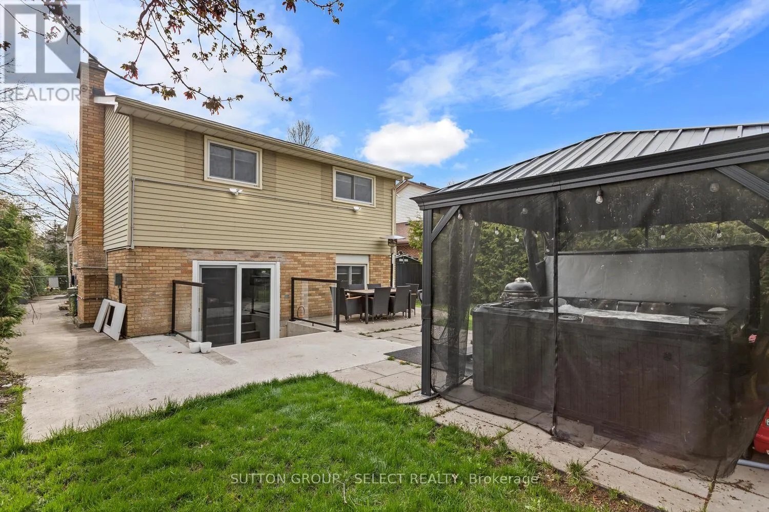 20 LOCHERN ROAD