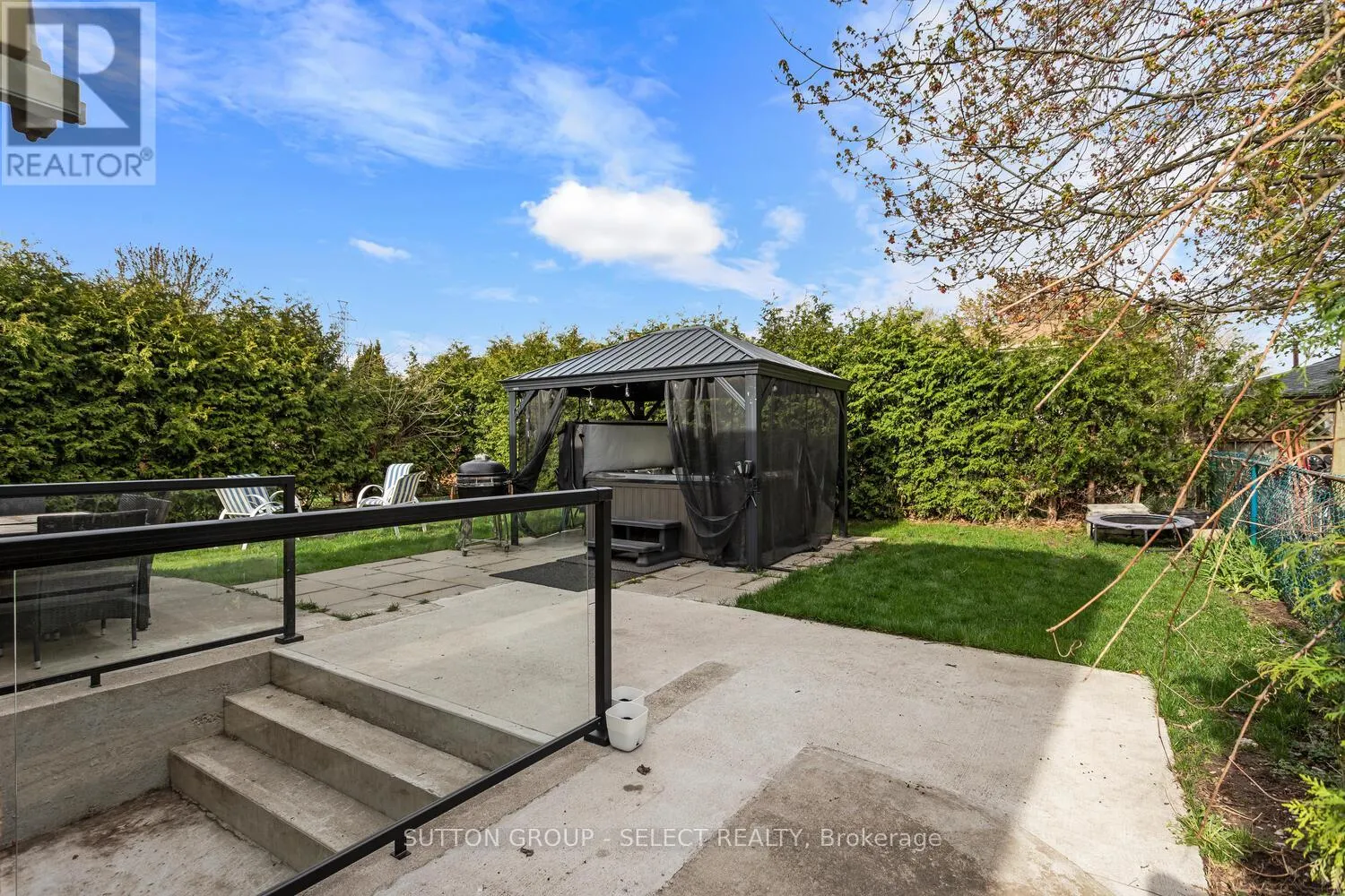 20 LOCHERN ROAD