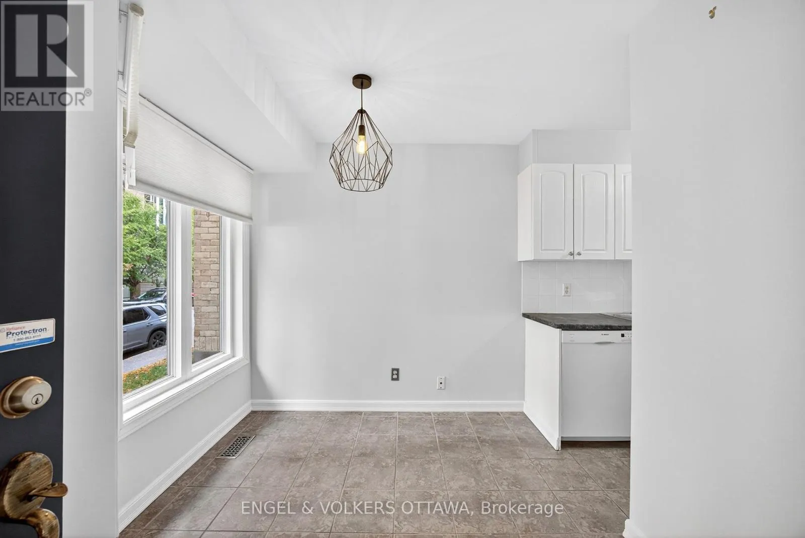 294 - 294 GLOUCESTER STREET