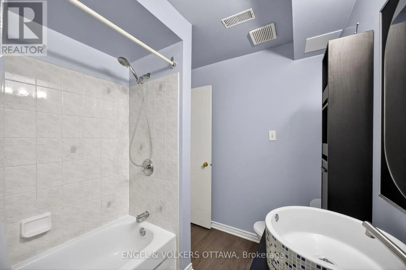 294 - 294 GLOUCESTER STREET
