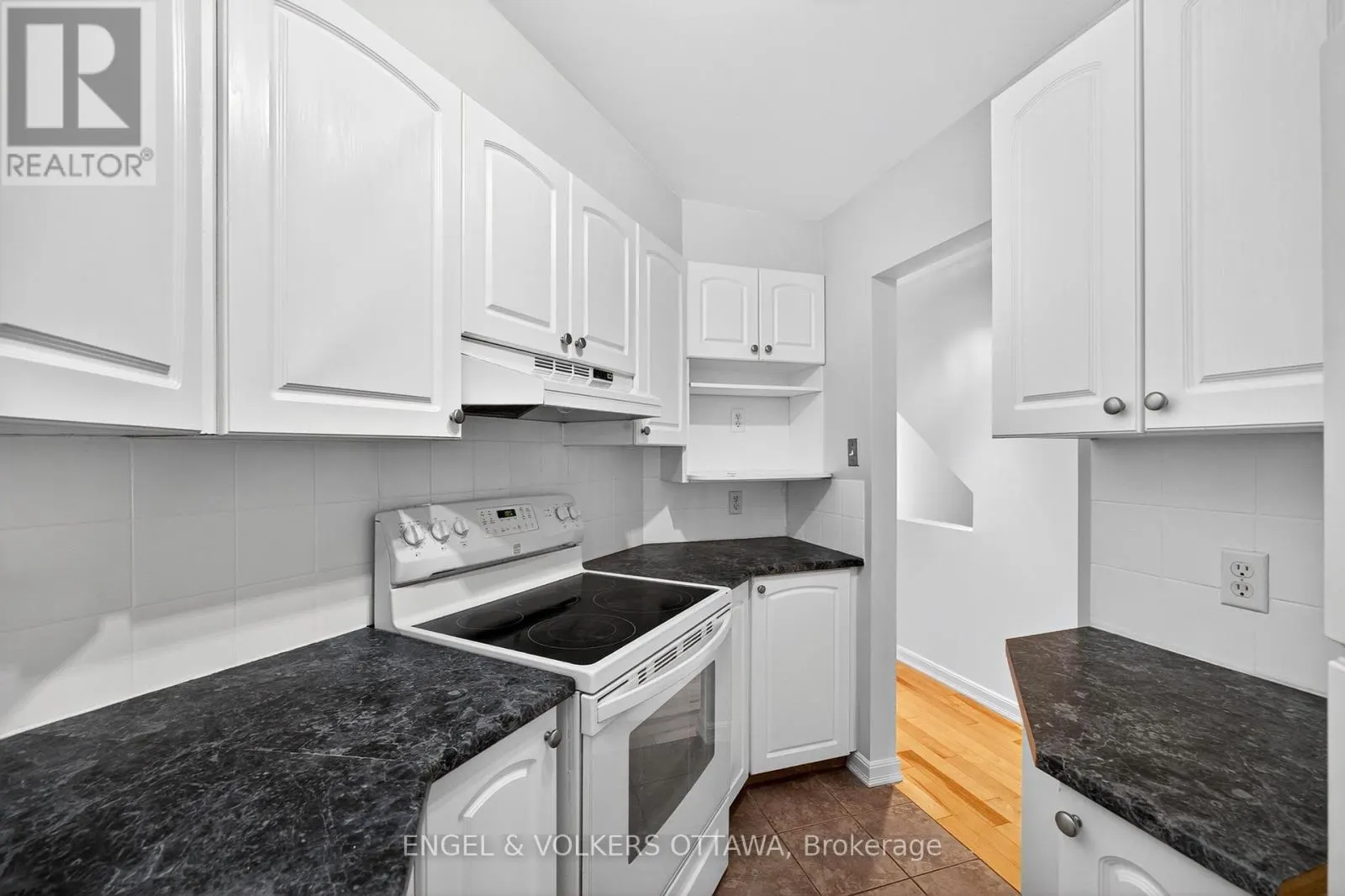 294 - 294 GLOUCESTER STREET