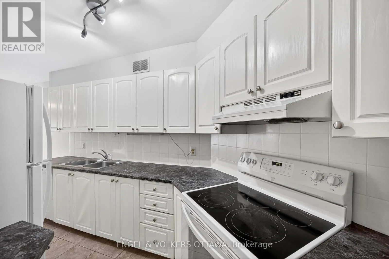 294 - 294 GLOUCESTER STREET
