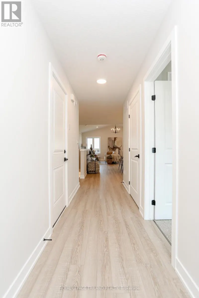51 WHITE TAIL PATH