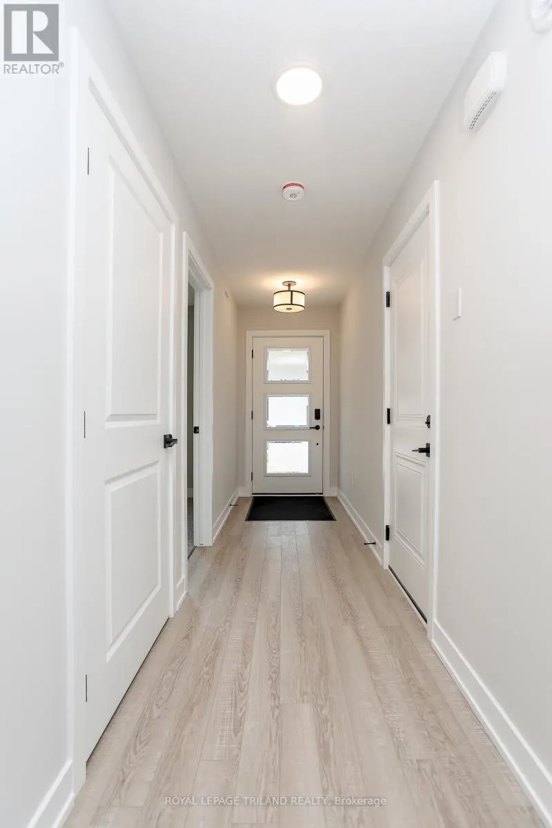 51 WHITE TAIL PATH