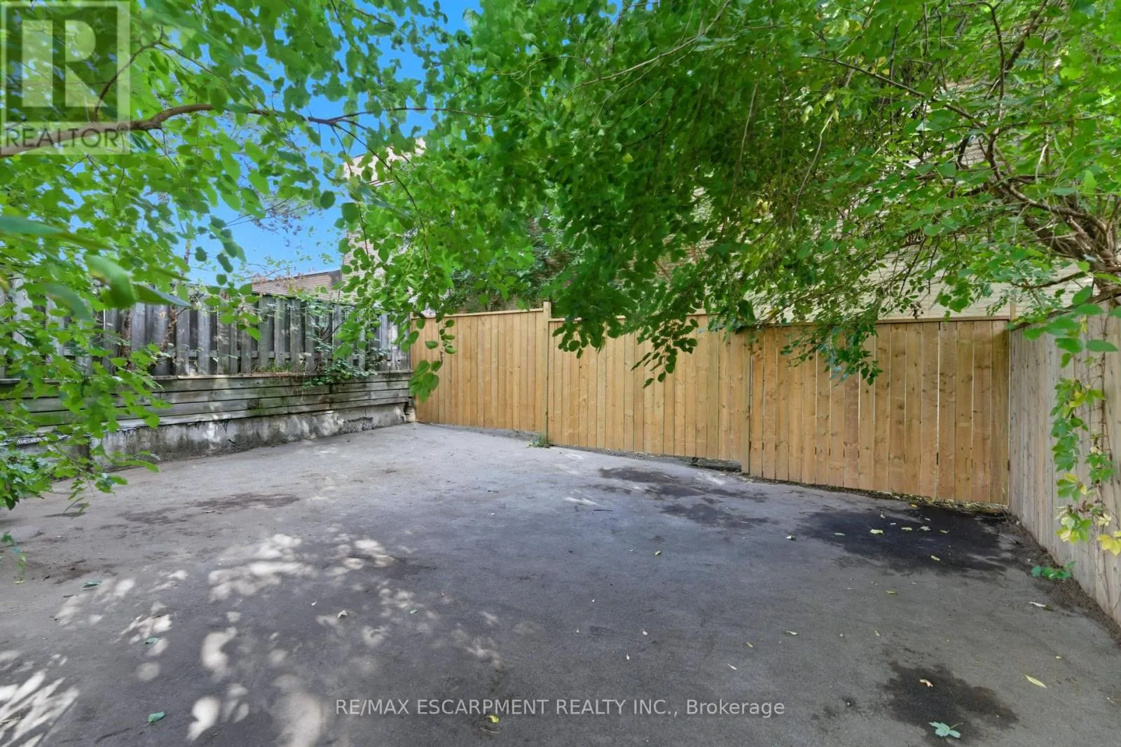 199 JACKSON STREET E