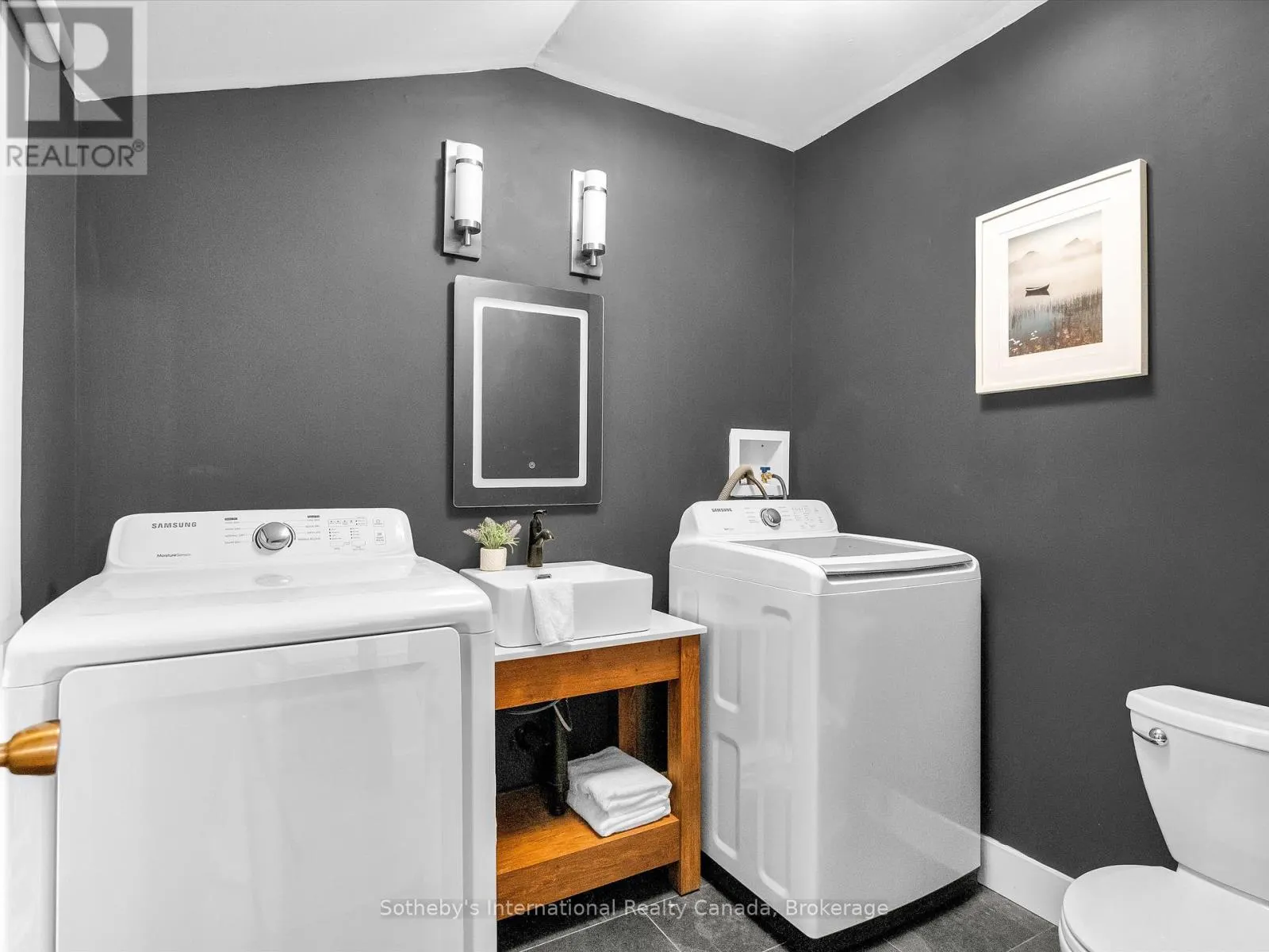 1093 GLENMOUNT ROAD