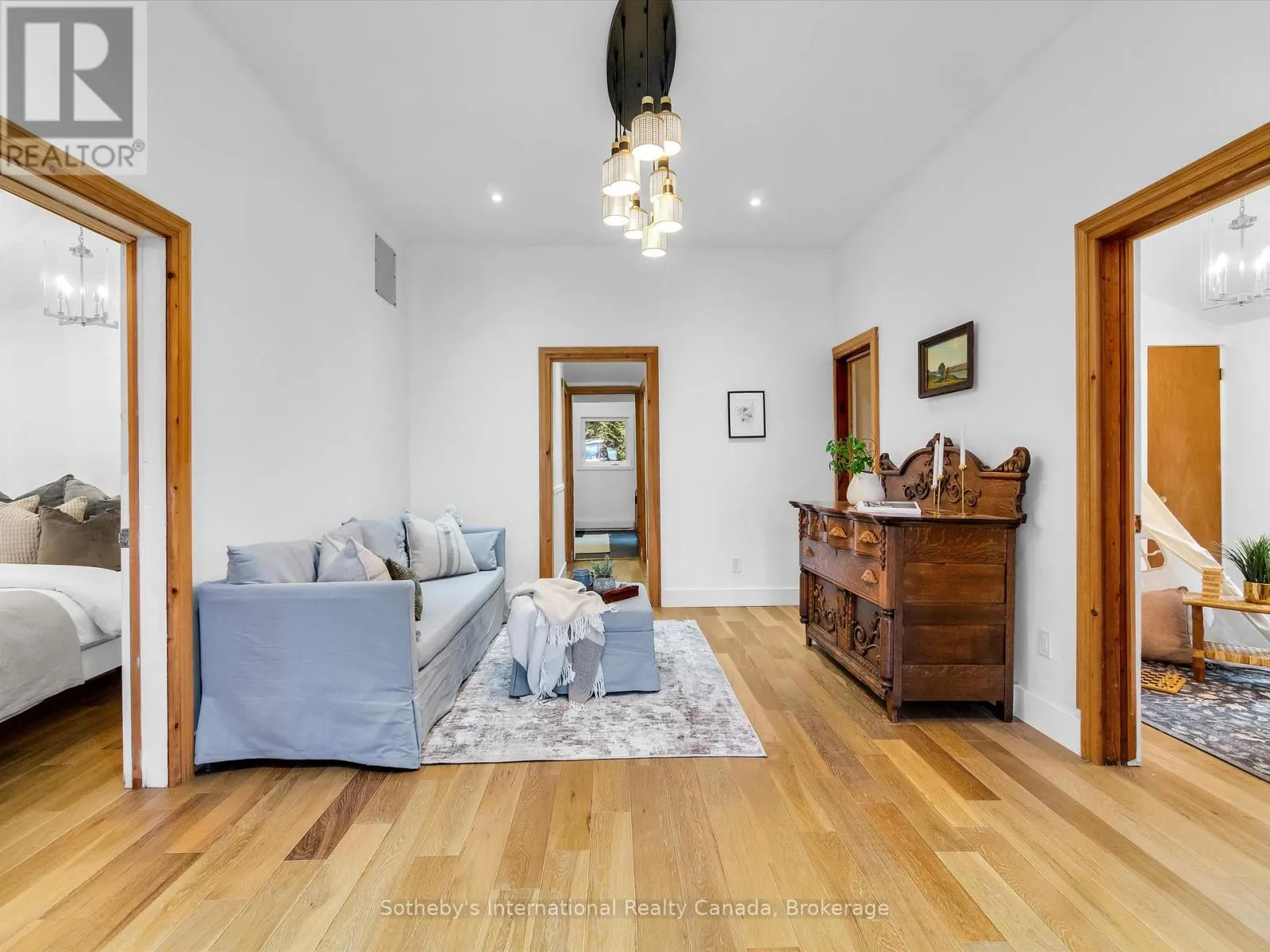 1093 GLENMOUNT ROAD