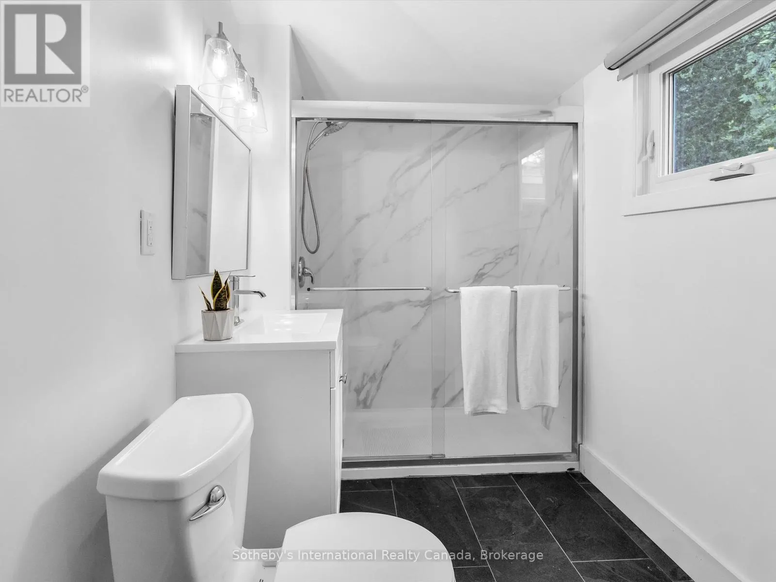 1093 GLENMOUNT ROAD