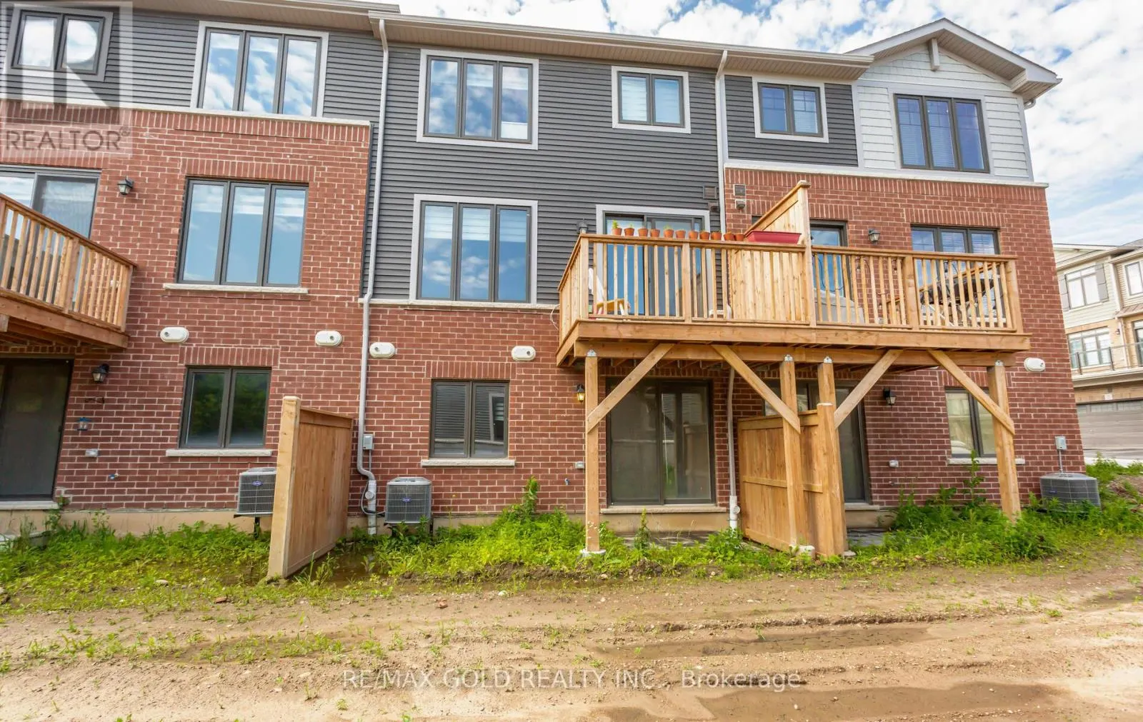 38 - 10 BIRMINGHAM DRIVE