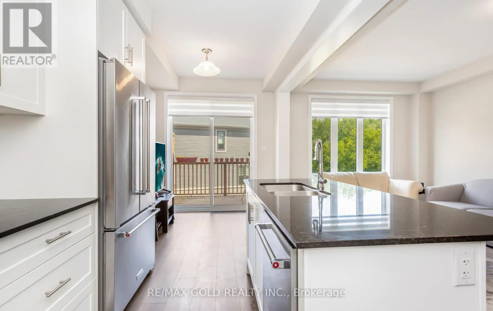 38 - 10 BIRMINGHAM DRIVE