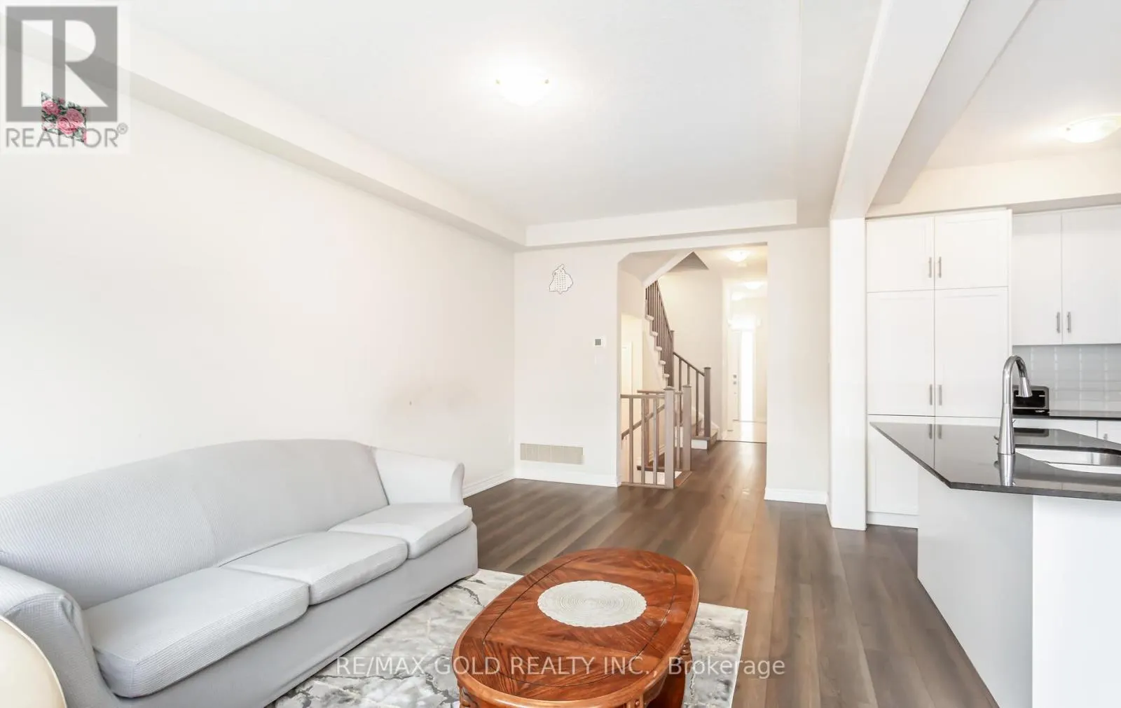 38 - 10 BIRMINGHAM DRIVE