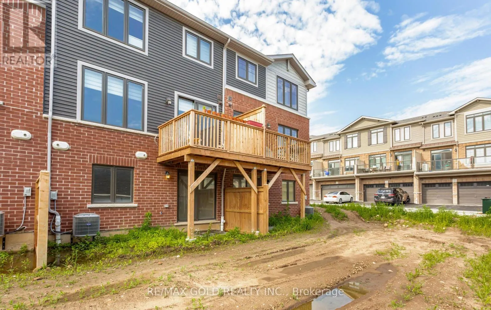 38 - 10 BIRMINGHAM DRIVE