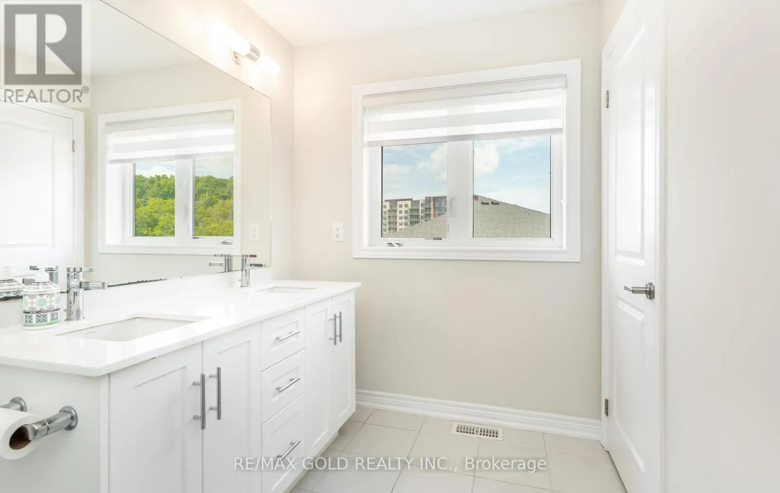 38 - 10 BIRMINGHAM DRIVE