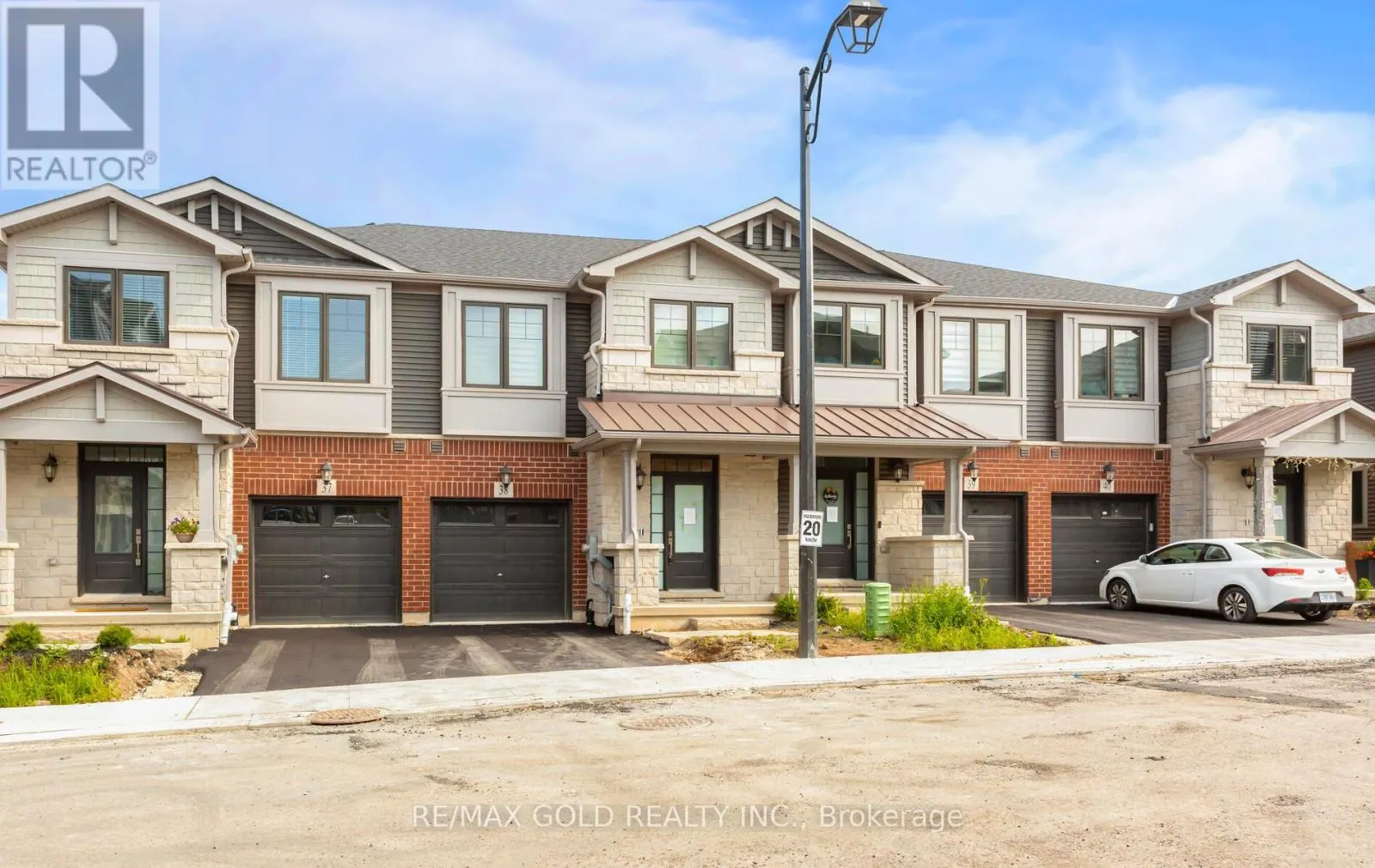 38 - 10 BIRMINGHAM DRIVE
