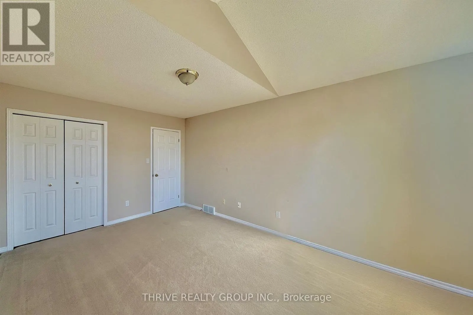50 - 320 AMBLESIDE DRIVE, #50