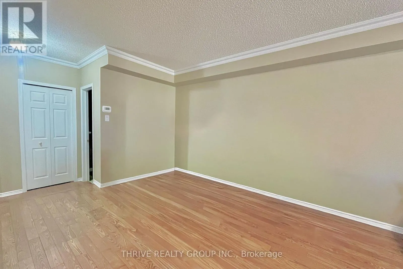 50 - 320 AMBLESIDE DRIVE, #50