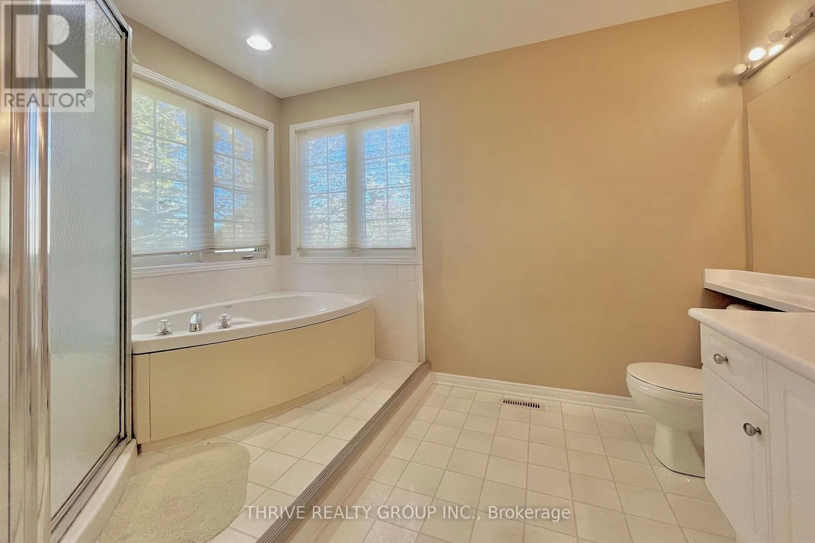 50 - 320 AMBLESIDE DRIVE, #50
