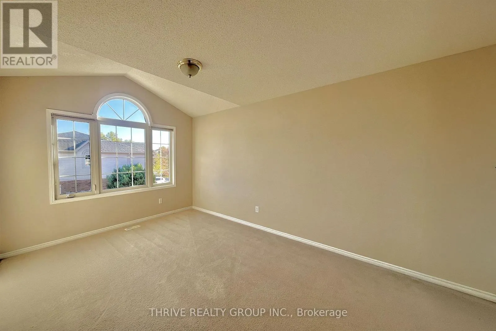 50 - 320 AMBLESIDE DRIVE, #50