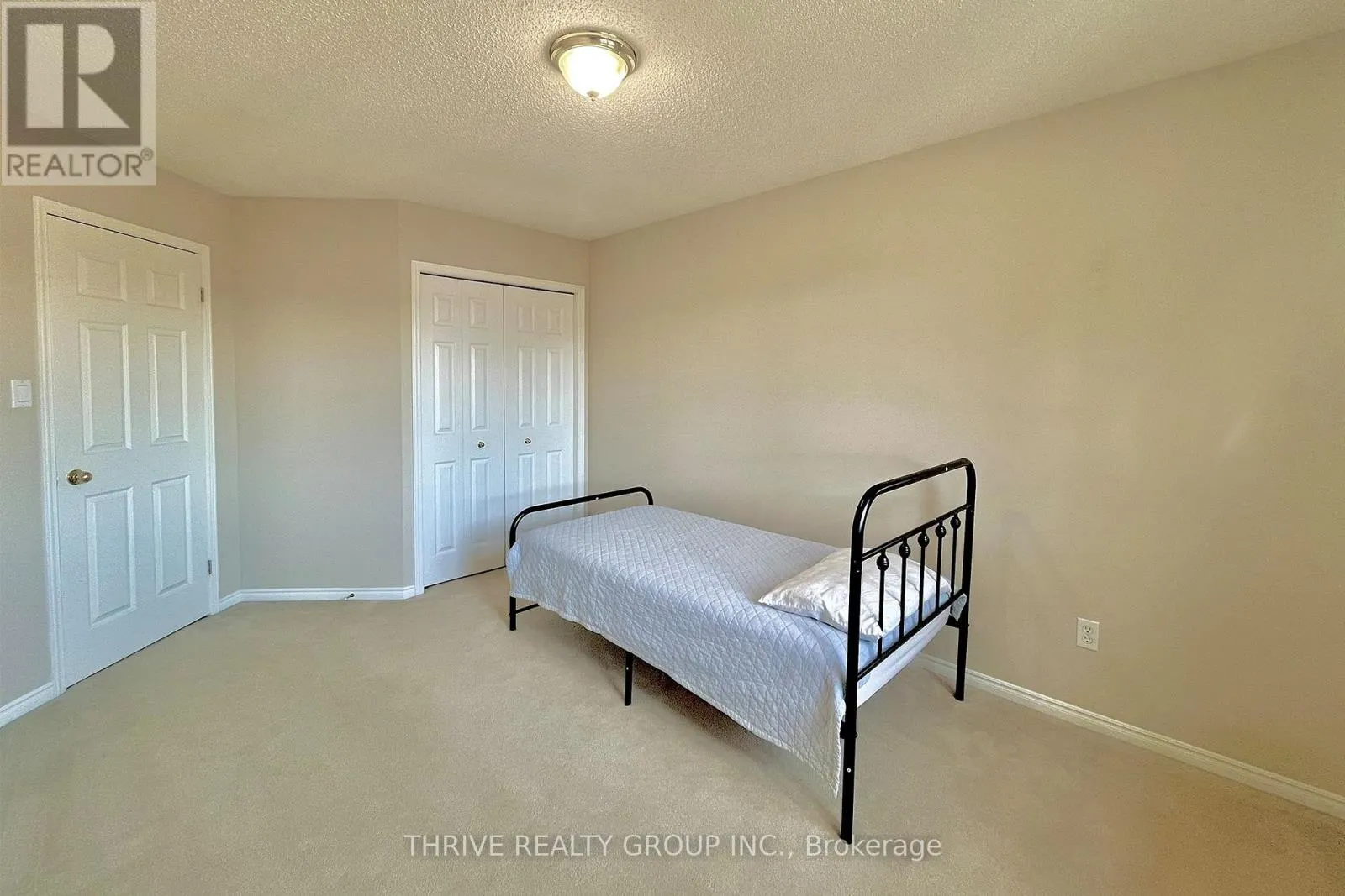 50 - 320 AMBLESIDE DRIVE, #50