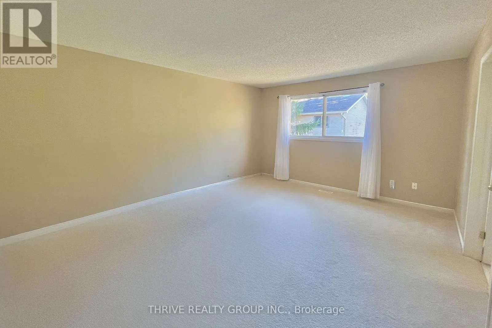 50 - 320 AMBLESIDE DRIVE, #50
