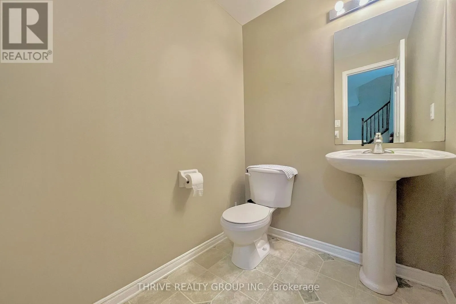 50 - 320 AMBLESIDE DRIVE, #50