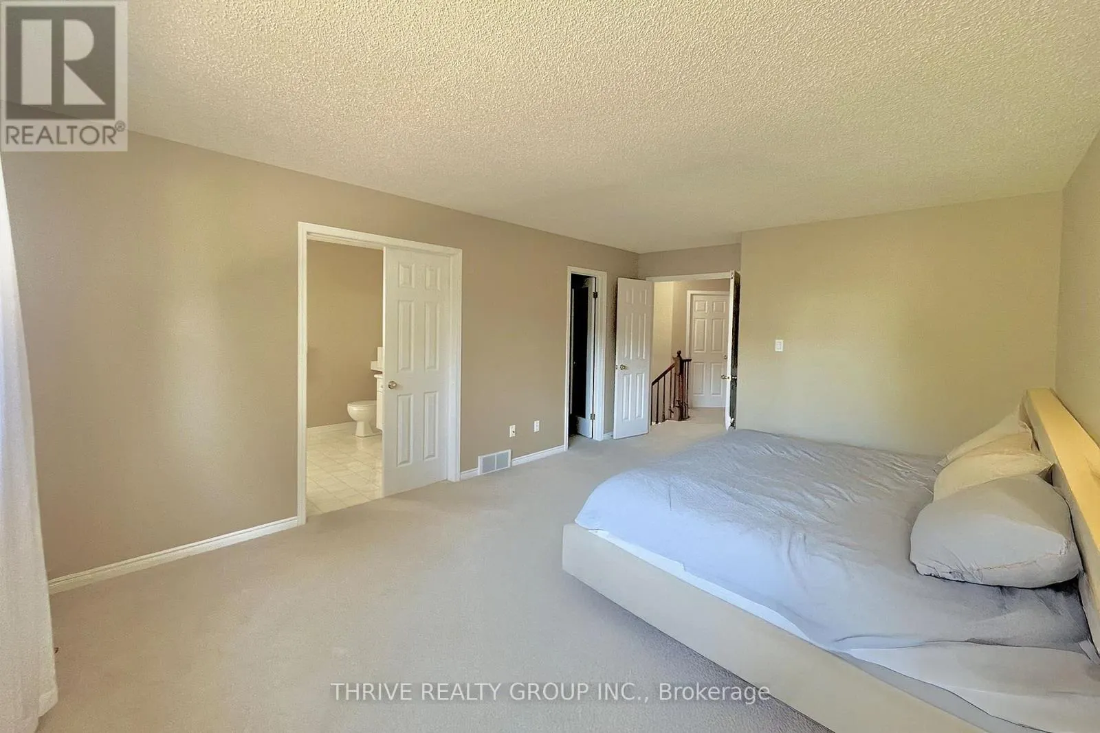 50 - 320 AMBLESIDE DRIVE, #50