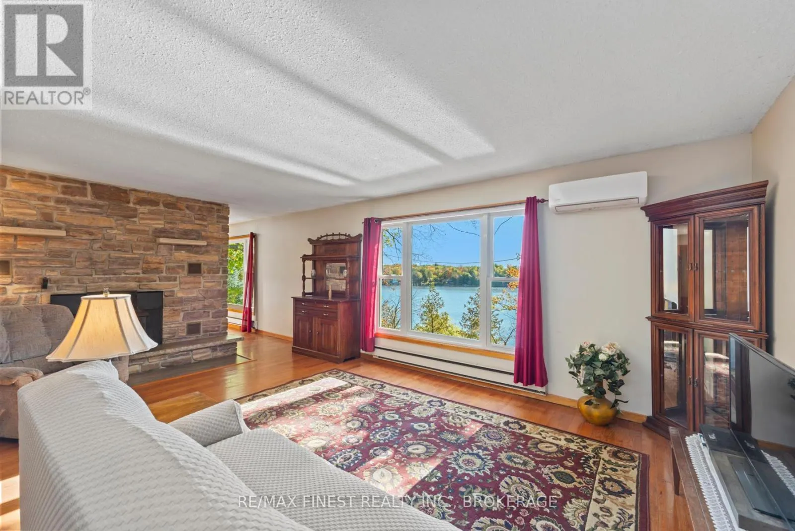 4236 PINE RIDGE DRIVE