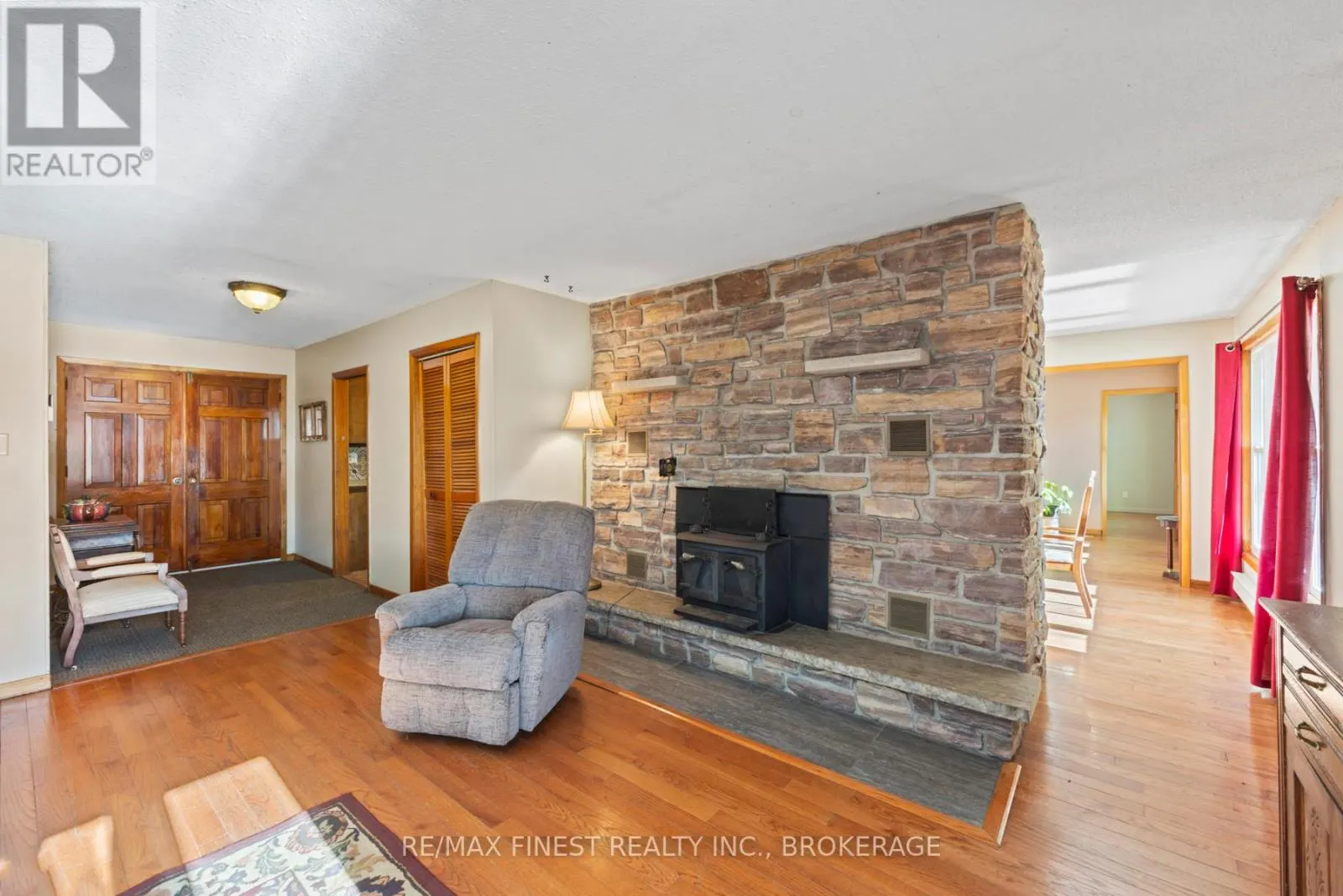 4236 PINE RIDGE DRIVE