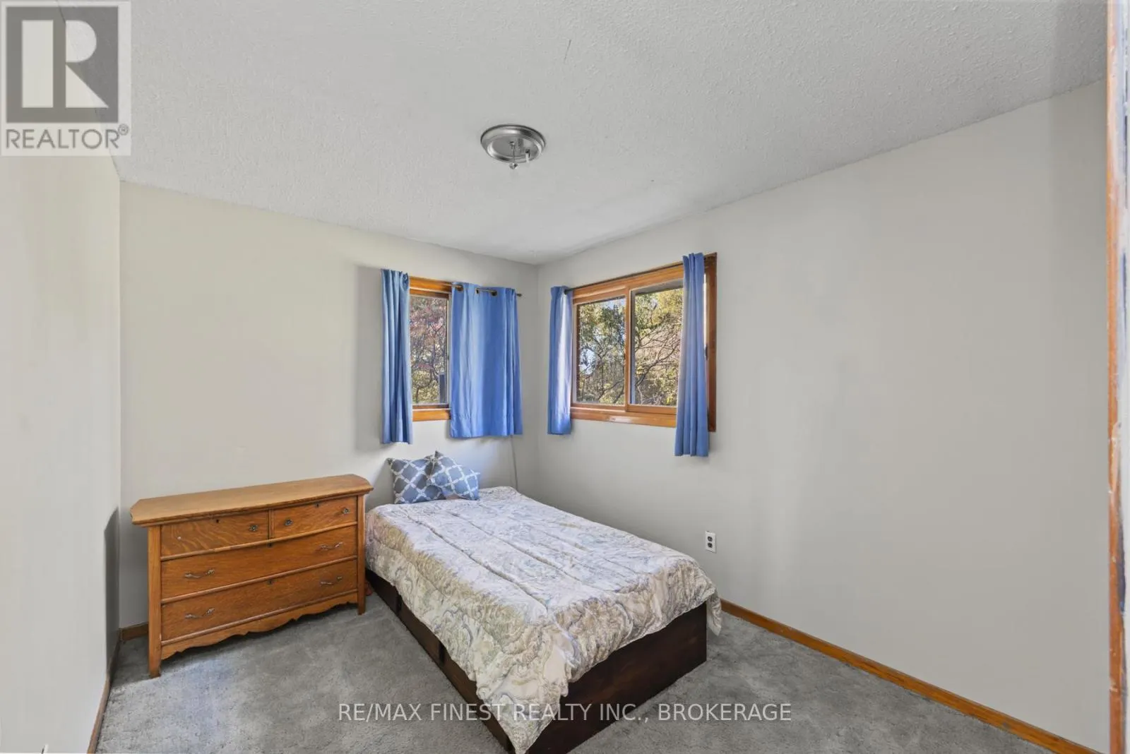 4236 PINE RIDGE DRIVE