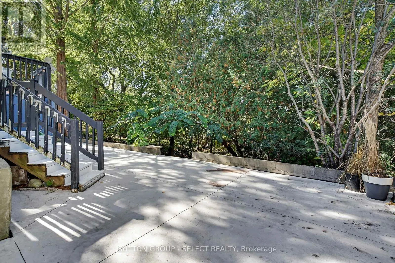 413 OLD WONDERLAND ROAD