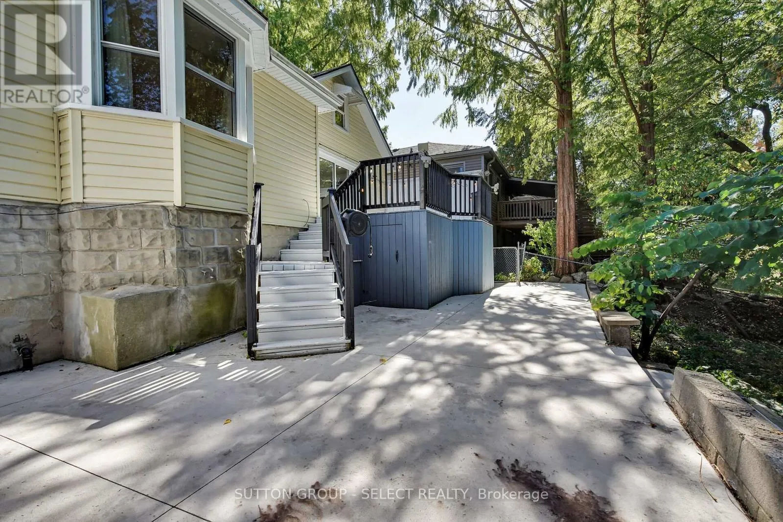 413 OLD WONDERLAND ROAD