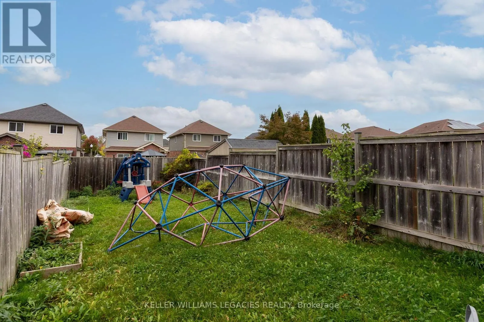 933 ZELLER CRESCENT